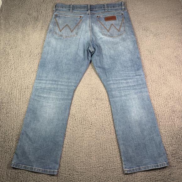 Wrangler Jeans Mens 34x30 Blue Retro Relaxed Boot Cut Cowboy Western Rodeo Ranch - Picture 2 of 13